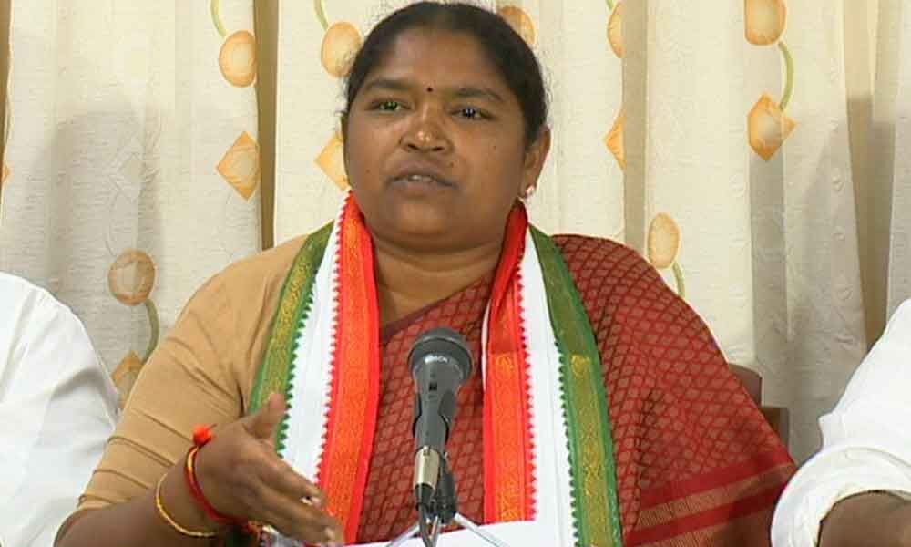 minister seethakka comments about brs leaders