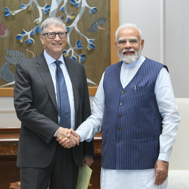 Modi And Bill Gates In Chai Pay Discussion
