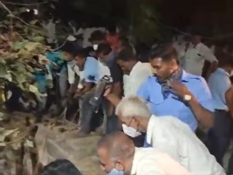 national News five people died family after jumping abandoned well save cat ahmednagar
