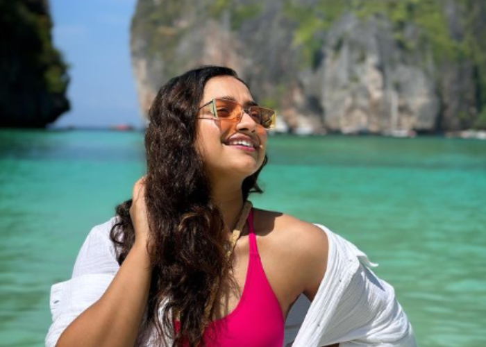 Television Actress Bikini Photos Viral