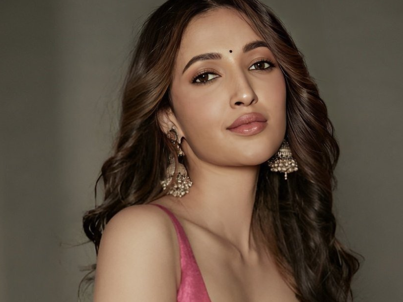 Actress Neha Shetty Is Shining In A Saree