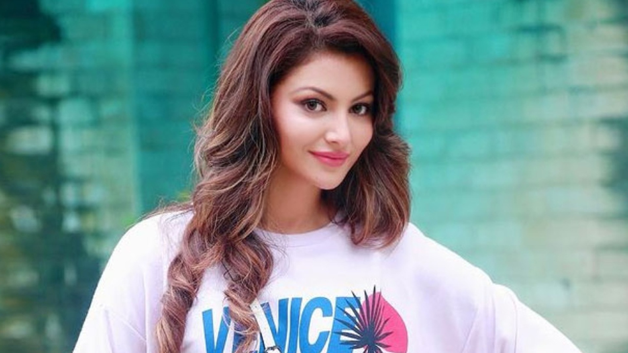  Urvashi Rautela