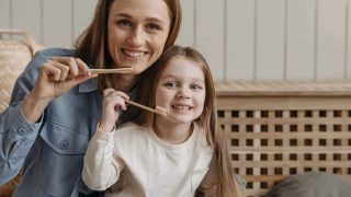 do not eat these foods after brushing
