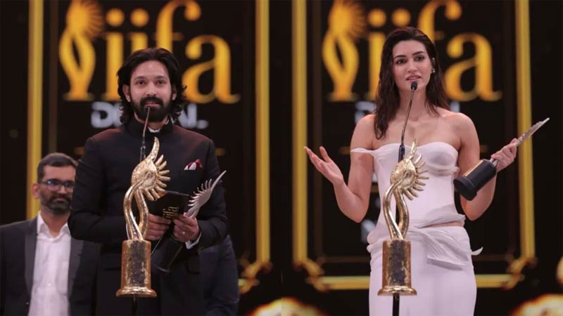 Vikrant Massey and Kriti Sanon