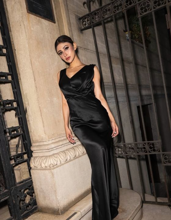 Mouni Roy Photo Gallery