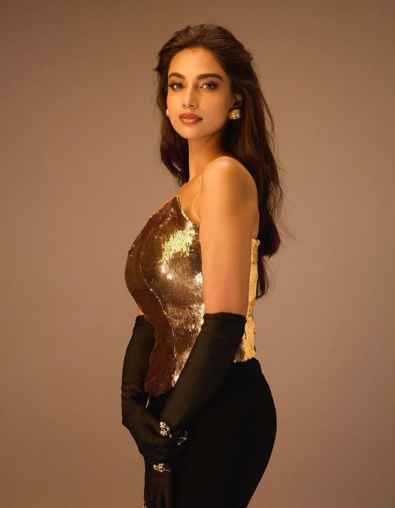 Meenakshi Chaudhary Photo Gallery