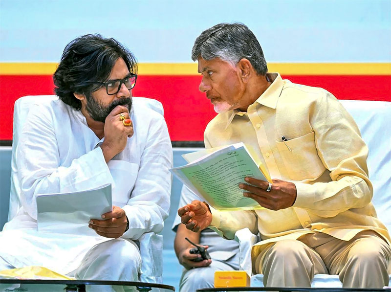 Pawan Vs Chandrababu