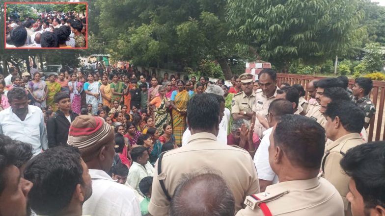 Nehru Family Protest(IAMGE credit: swetcha reporter)