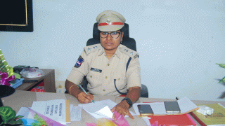 Dara Kavitha ( image CREDit: swetcha REPORTER)